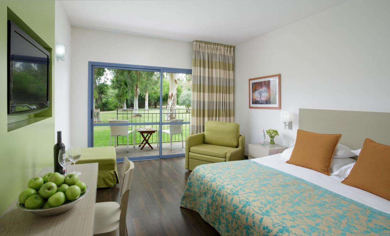 Nof Ginosar Kibbutz Hotel Exterior foto