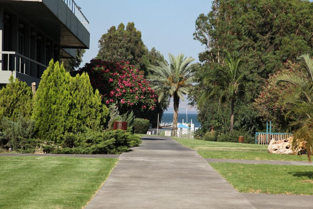 Nof Ginosar Kibbutz Hotel Exterior foto